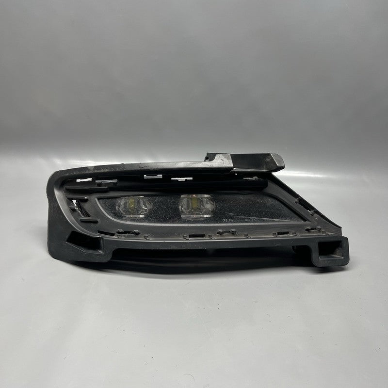 9403949 CHRYSLER 300 FOG LIGHT LEFT DRIVER 2015 2016 2017 2018 OEM 9403949