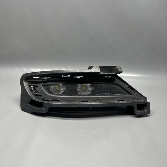 9403949 CHRYSLER 300 FOG LIGHT LEFT DRIVER 2015 2016 2017 2018 OEM 9403949