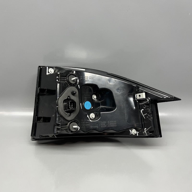 1034332-00-B TESLA MODEL X TAIL LIGHT LEFT DRIVER 2016 17 18 19 2020 LED OEM 1034332-00-B