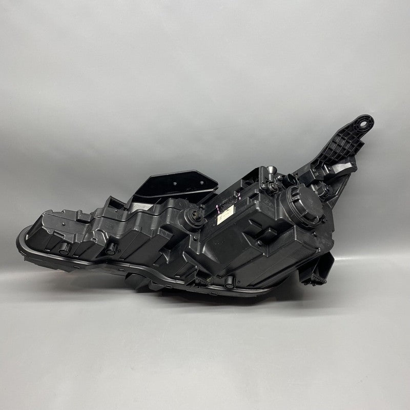 92101-F3500 HYUNDAI ELANTRA HEADLIGHT RIGHT PASSENGER 92101-F3500 2019 2020 HALOGEN OEM 