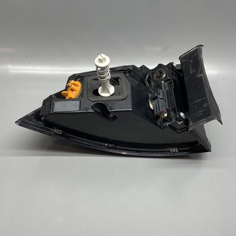 FK72-13405-BF LAND ROVER DISCOVERY SPORT TAIL LIGHT LEFT DRIVER 2015 16 2017 FK72-13405-BF