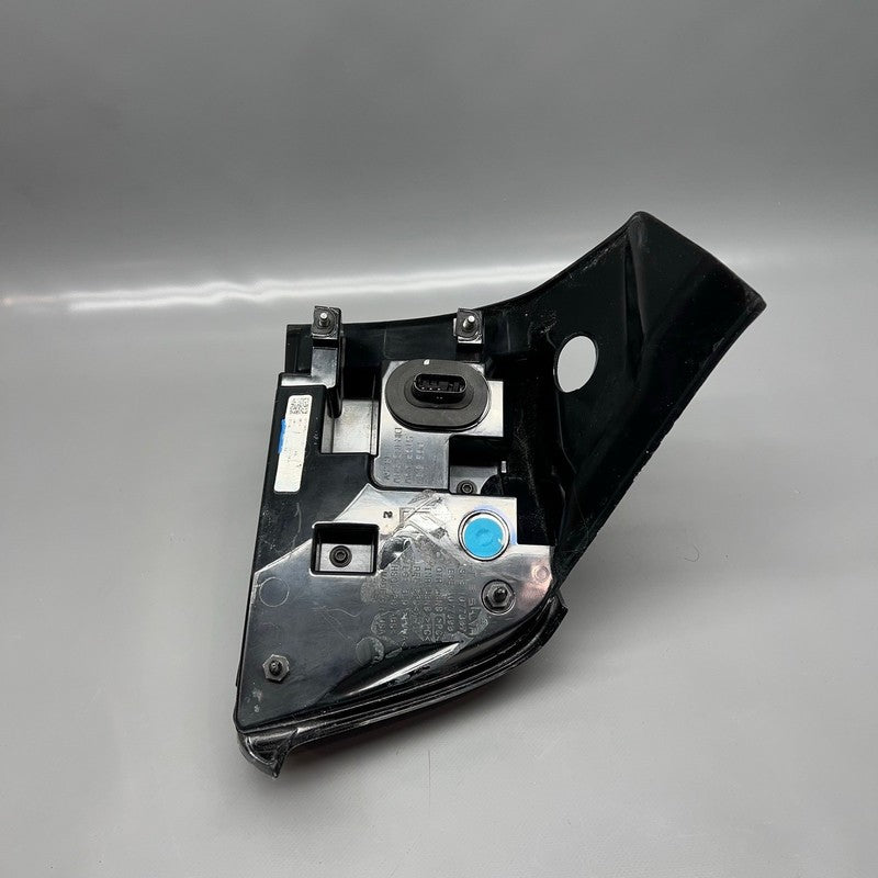 TESLA MODEL 3 TAIL LIGHT LEFT DRIVER 2017 2018 2019 2020 2021 2022 202