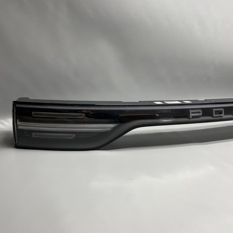 9Y0945081S PORSCHE CAYENNE REAR REFLECTOR PANEL 9Y0945081S 2019 2020 2021 2022 OEM 