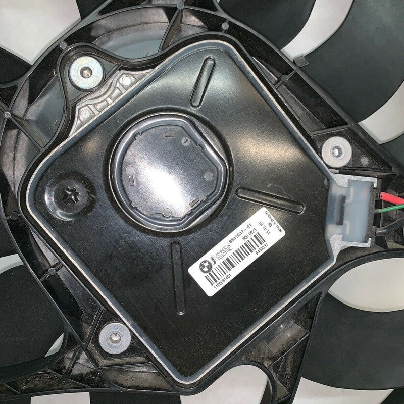 8641964 BMW 328 F30 RADIATOR COOLING FAN SEDAN 8641964 2012 2013 2014 2015 2016 OEM