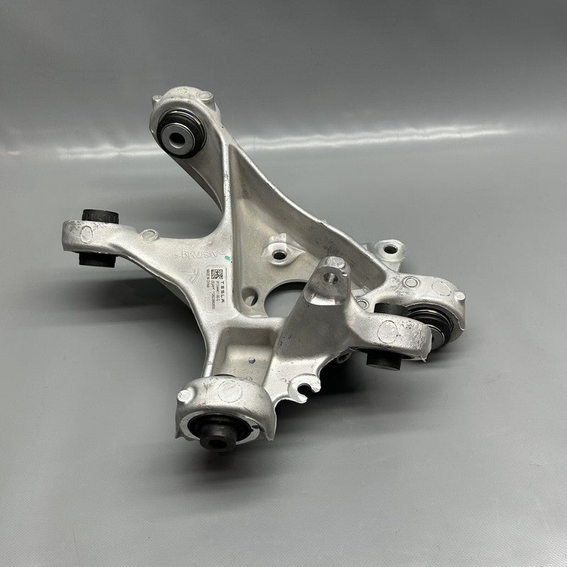 1044411-00-G TESLA MODEL 3 KNUCKLE LEFT REAR 2017 2018 2019 2020 2021 2022 OEM 1044411-00-G