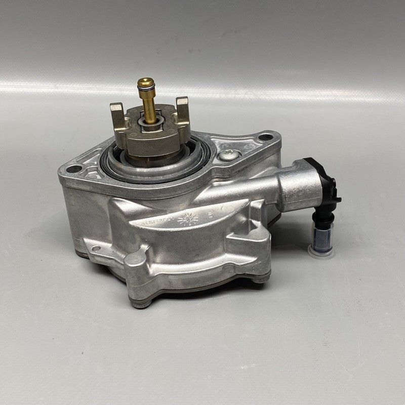 LR082226 / FX23-2A451-AB LAND ROVER DEFENDER PUMP VACUM RIGHT 2020 2021 2022 OEM FX23-2A451-AB