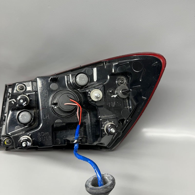 KIA FORTE TAIL LIGHT LEFT DRIVER 2019 2020 2021 2022 2023 OEM 92401M70