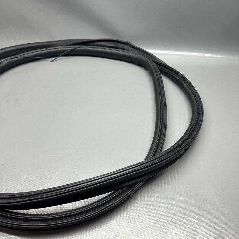 6009582-00-D TESLA MODEL S LIFTGATE TRUNK SEAL 2012 13 14 15 16 17 18 19 20 2021 6009582-00-D