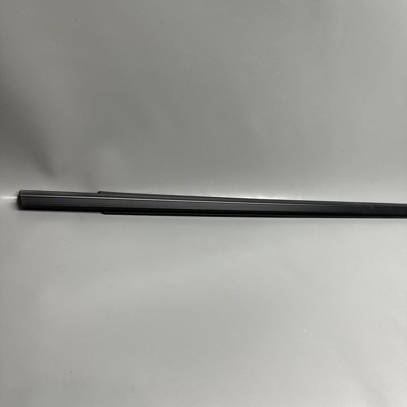 82220L1000 HYUNDAI SONATA DOOR WINDOW MOLDING RIGHT FRONT 2020 2021 2022 2023 82220L1000