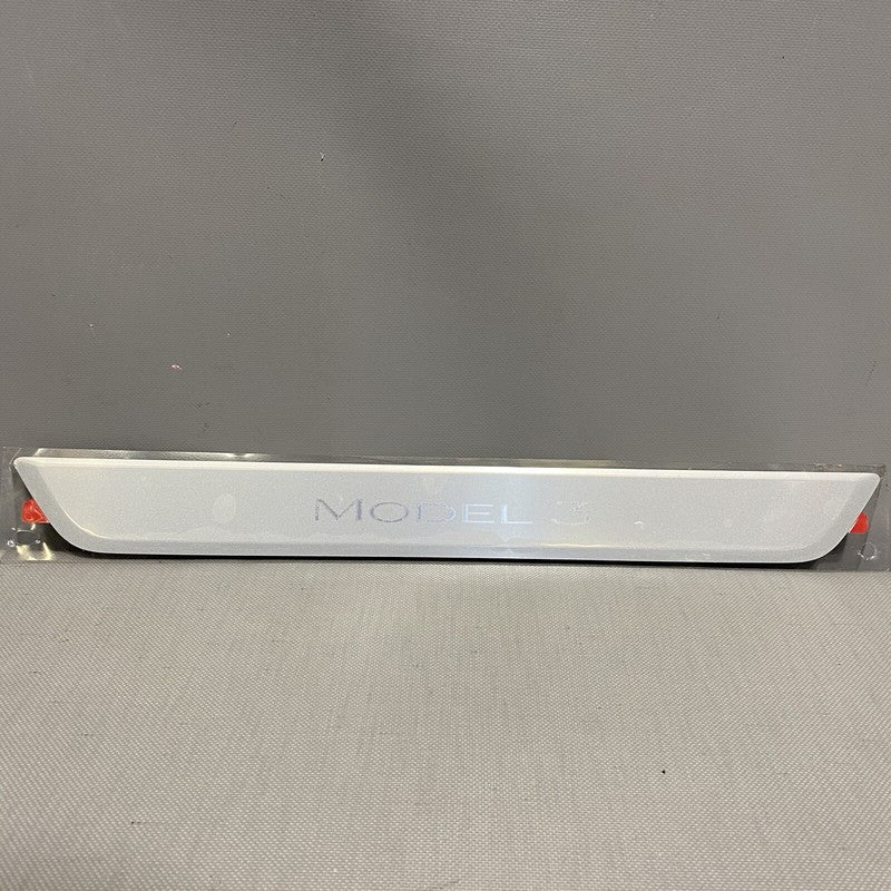 1090844-00-C TESLA MODEL 3 SILL PLATE FRONT DOOR 1090844-00-C OEM 2017 2018 2019 2020