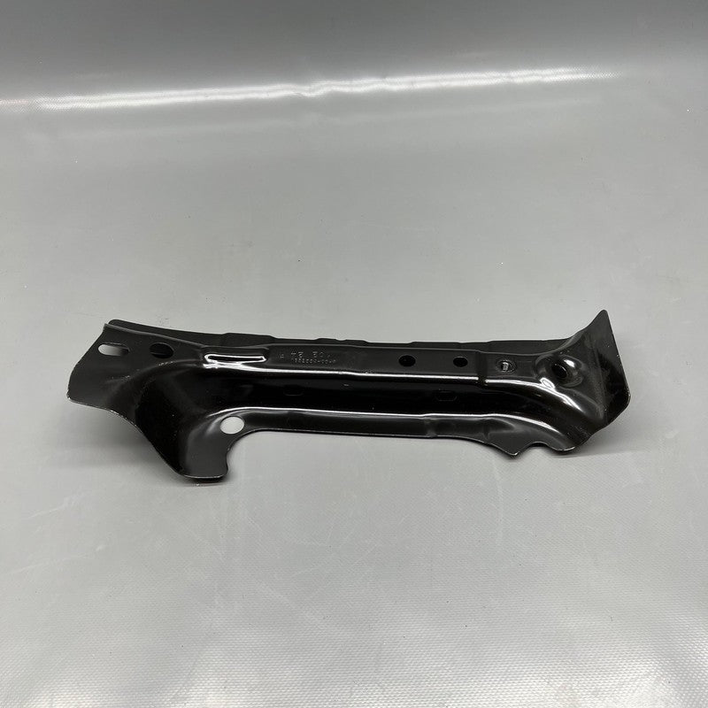 TESLA MODEL 3 DIVIDER BAR RIGHT REAR  2024 2025 OEM 1832334-00-A