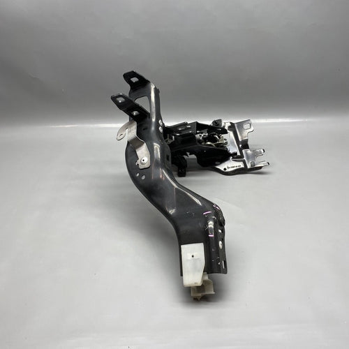 750 BMW 750 RADIATOR SUPPORT HEADLIGHT BRACKET RIGHT 2016 2017 2018 2019 OEM