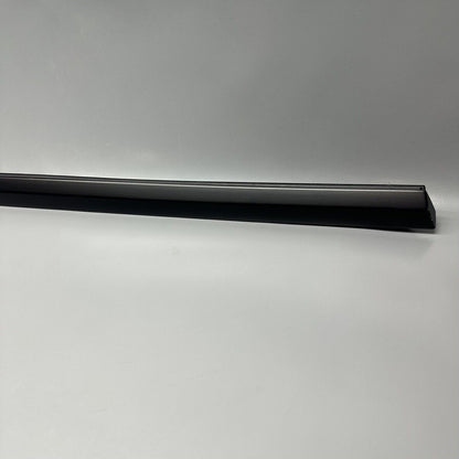 1495712-00-C TESLA MODEL Y DOOR WINDOW MOLDING LEFT REAR 2020 2021 2022 2023 OEM 1495712-00-C
