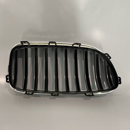 7412323 BMW 528 GRILLE UPPER LEFT 2014 2015 2016 7412323 535 OEM