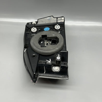 1502088-00-B TESLA MODEL S TAIL LIGHT RIGHT PASSENGER 2016 2017 2018 2019 2020 DAMAGED