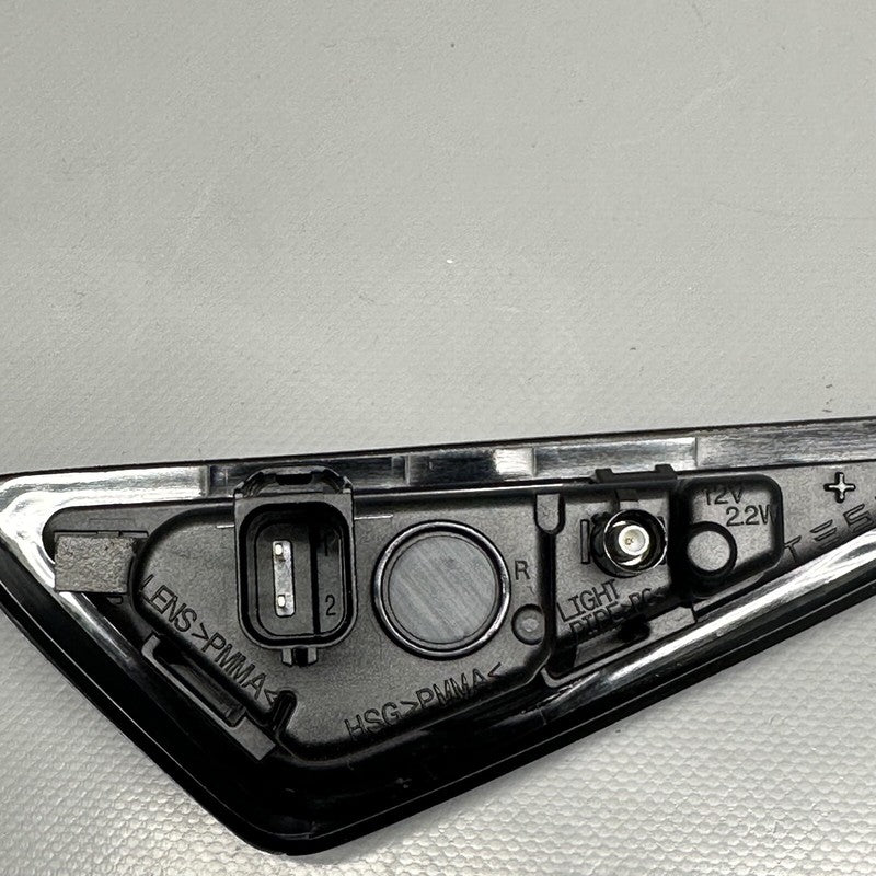 1495865-20-C TESLA MODEL 3 Y FENDER CAMERA MARKER RIGHT 2017 18 19 20 21 2022 1495865-20-C