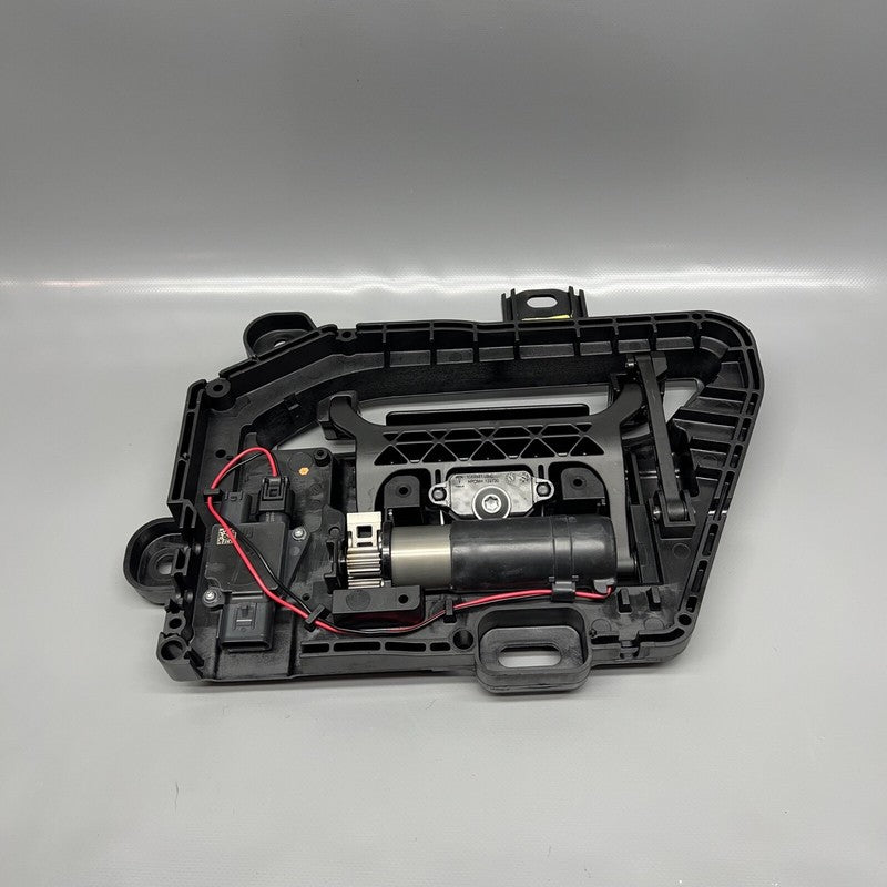 1046122-00-G TESLA MODEL S DOOR HANDLE RIGHT FRONT 2017 2018 2019 GEN2 OEM 1046122-00-G