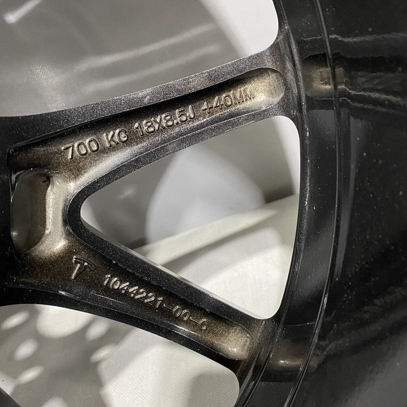 TESLA MODEL 3 WHEEL 18 INCH RIM AERO 1044221-00-C 2017 2018 2019 2020