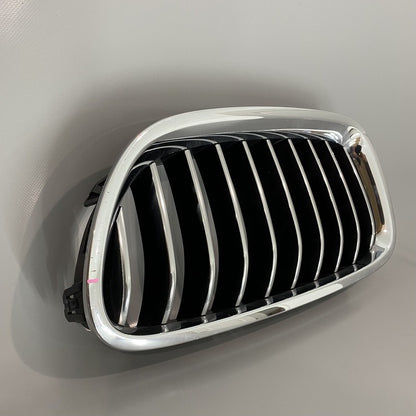 7412323 BMW 528 GRILLE UPPER LEFT 2014 2015 2016 7412323 535 OEM