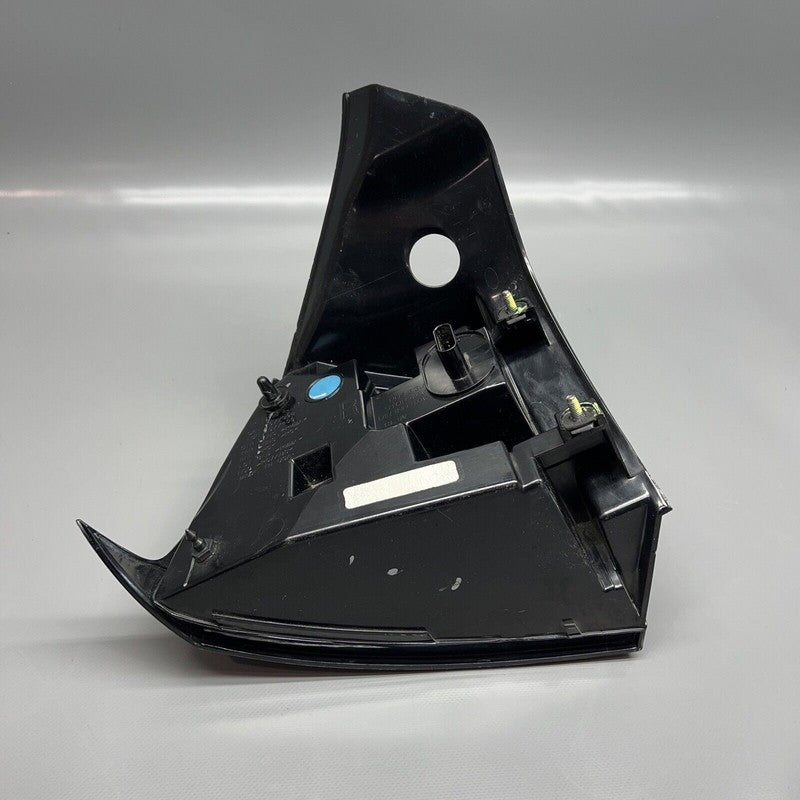 1077398-00-H TESLA MODEL 3 TAIL LIGHT RIGHT PASSENGER LED 2017 18 19 20 2021 OEM 1077398-00-H