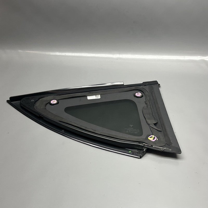 1495740-00-E TESLA MODEL Y QUARTER GLASS LEFT REAR 2020 2021 2022 2023 OEM 1495740-00-E