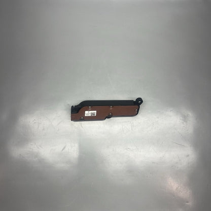 1786322-00-B TESLA MODEL Y SEAT SWITCH RIGHT FRONT 2025 1786322-00-B