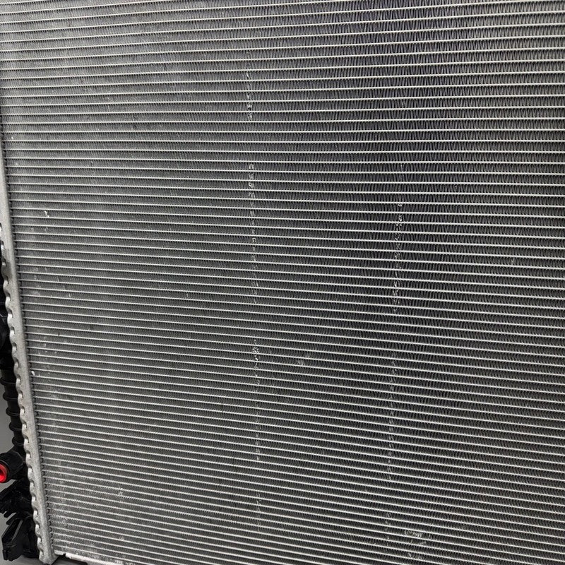 8642743 BMW X3 X4 RADIATOR 2020 2021 2022 2023 2024 OEM 8642743