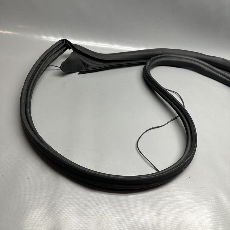 1090499-00-K TESLA MODEL 3 FRONT BODY SEAL PRIMARY LEFT FRONT 2017-2022 OEM 1090499-00-K