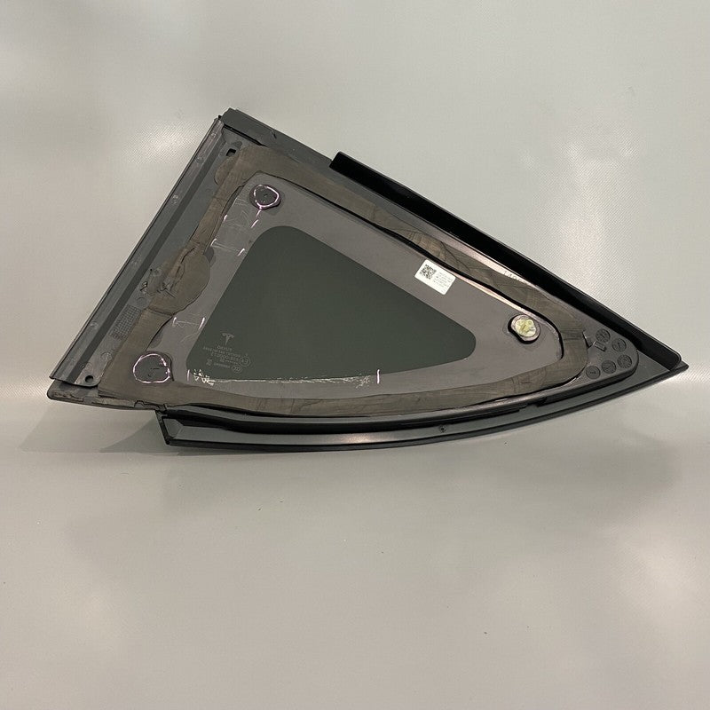 1495741-00-E TESLA MODEL Y QUARTER GLASS RIGHT REAR 1495741-00-E 2020 2021 2022 OEM