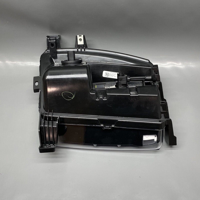 1034327-00-C TESLA MODEL X FOG LIGHT RIGHT PASSENGER 2016 2017 18 2019 2020 OEM 1034327-00-C