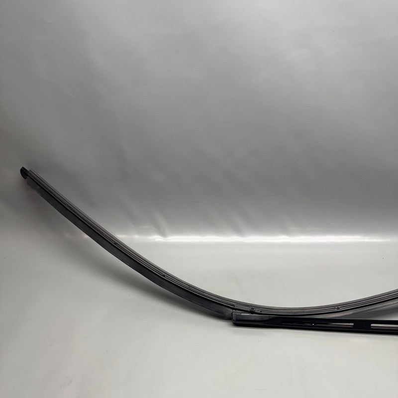 TESLA CYBERTRUCK WINDSHIELD WIPER 2024 2025 OEM 1853255-98-D