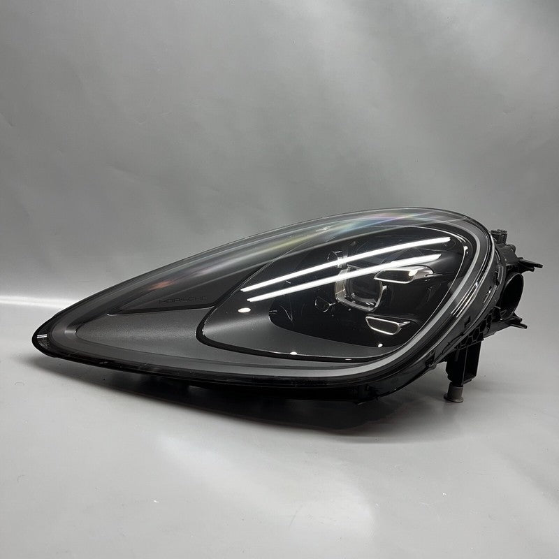 PORSCHE CAYENNE GTS HEADLIGHT LEFT DRIVER 2019 2020 2021 2022 LED OEM 