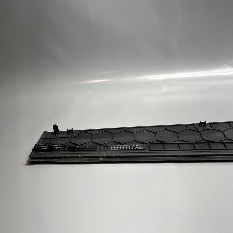1741538-00-C TESLA CYBERTRUCK BEDSIDE SAIL APPLIQUE LEFT 2023 2024 OEM 1741538-00-C