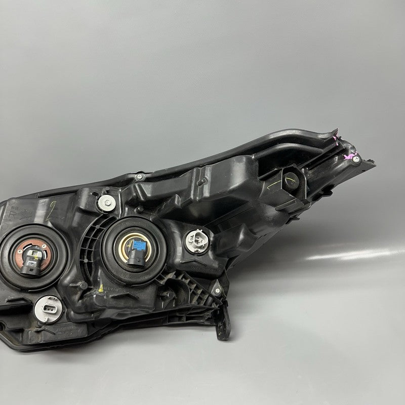 HONDA HR-V HEADLIGHT RIGHT PASSENGER 2019 2020 2021 2022 HALOGEN OEM 