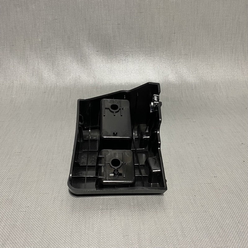 1494038-00-B TESLA MODEL Y TAIL LAMP BRACKET LEFT 1494038-00-B 2020 2021 2022 2023 OEM