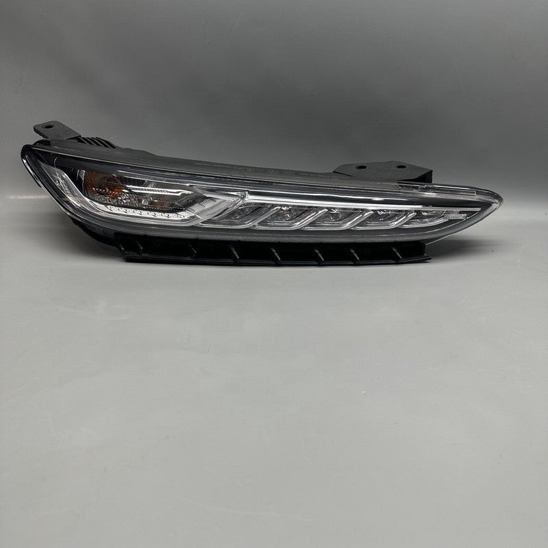 92208-J9010 HYUNDAI KONA DAYTIME RUNNING LIGHT RIGHT 2018 2019 2020 2021 OEM 92208-J9010