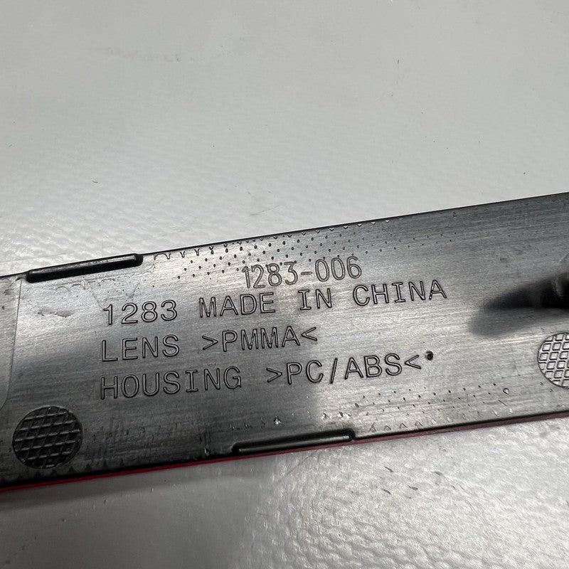 1077407 TESLA MODEL 3 REAR BUMPER REFLECTOR RIGHT PASSENGER 2016 2017 2018 2019 2020 OEM