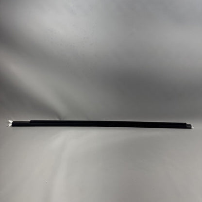 1098684-00-D TESLA MODEL X DOOR WINDOW BELT RIGHT FRONT 2016 2017 18 19 2020 OEM 1098684-00-D