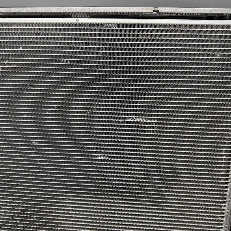 A2045003703 MERCEDES BENZ E350 E550 COOLANT RADIATOR 2010 2011 2012 2013 2014 2015 OEM