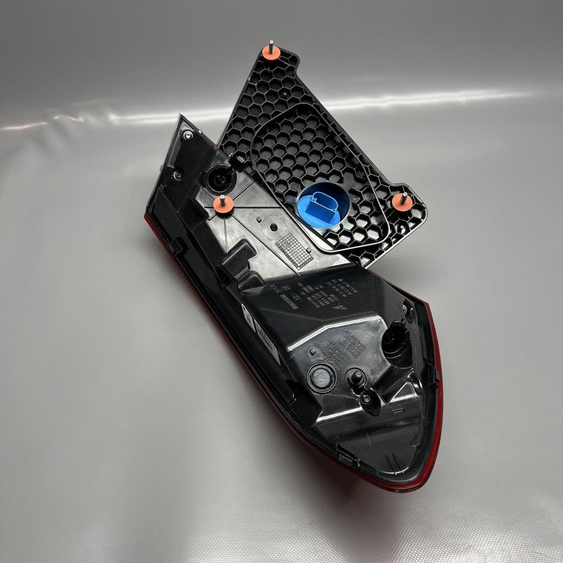 MERCEDES BENZ E350 TAIL LIGHT RIGHT PASSENGER E450 2021 2022 2023 LED 