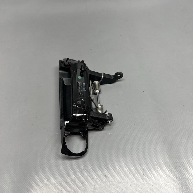 420837207A AUDI R8 EXTERIOR DOOR HANLE LEFT FRONT 2008-2012 2013 2014 2015 OEM 420837207A