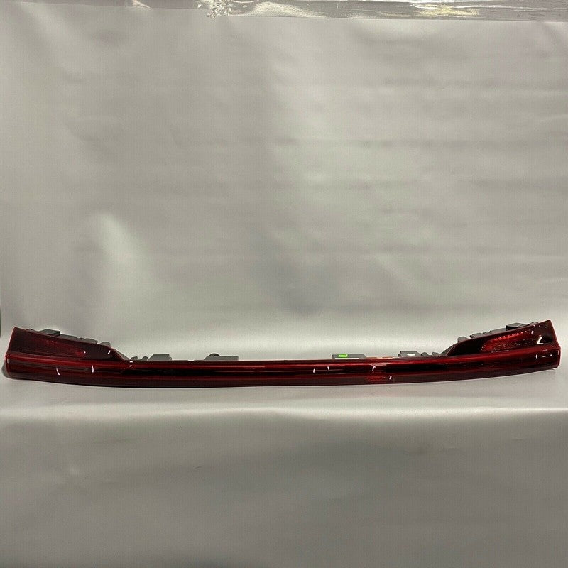 4KE945095C AUDI E-TRON CENTER REAR TAIL LIGHT 4KE945095C 2019 2020 OEM