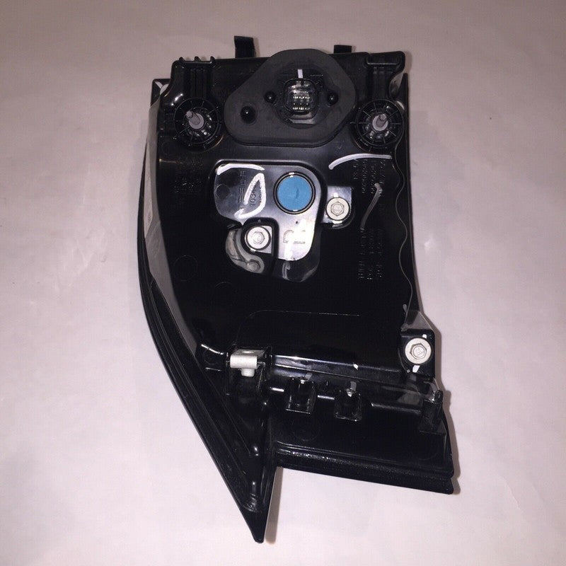 1034333-00-A TESLA MODEL X TAIL LIGHT RIGHT PASSENGER 1034333-00-A 2015 2016 2017 2018 OEM