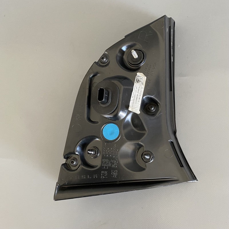 MODEL 3 TESLA MODEL 3 INNER TAIL LIGHT RIGHT SIDE 2017 2018 2019 2020 OEM