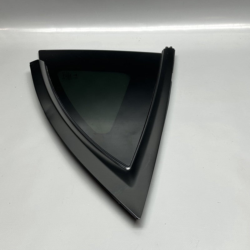 1495740-00-E TESLA MODEL Y QUARTER GLASS LEFT REAR 2020 2021 2022 2023 OEM 1495740-00-E