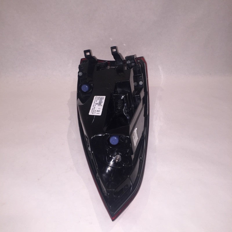 7P5945208R PORSCHE CAYENNE TAIL LIGHT RIGHT PASSENGER 7P5945208R 2015 2016 2017 LED OEM