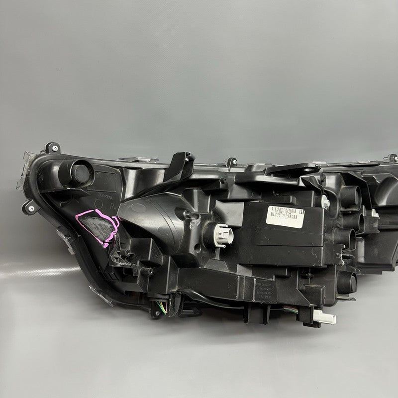 RAV 4 TOYOTA RAV 4 HEADLIGHT RIGHT PASSENGER 2022 2023 2024 LED OEM