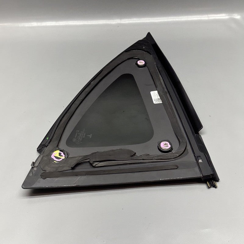1495740-00-E TESLA MODEL Y QUARTER GLASS LEFT REAR 2020 2021 2022 2023 OEM 1495740-00-E