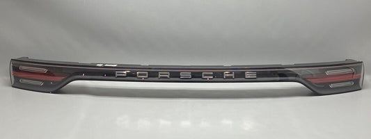 9Y0945081Q PORSCHE CAYENNE TRUNK CENTER TAIL LIGHT LED 2019 2020 2021 OEM 9Y0945081Q