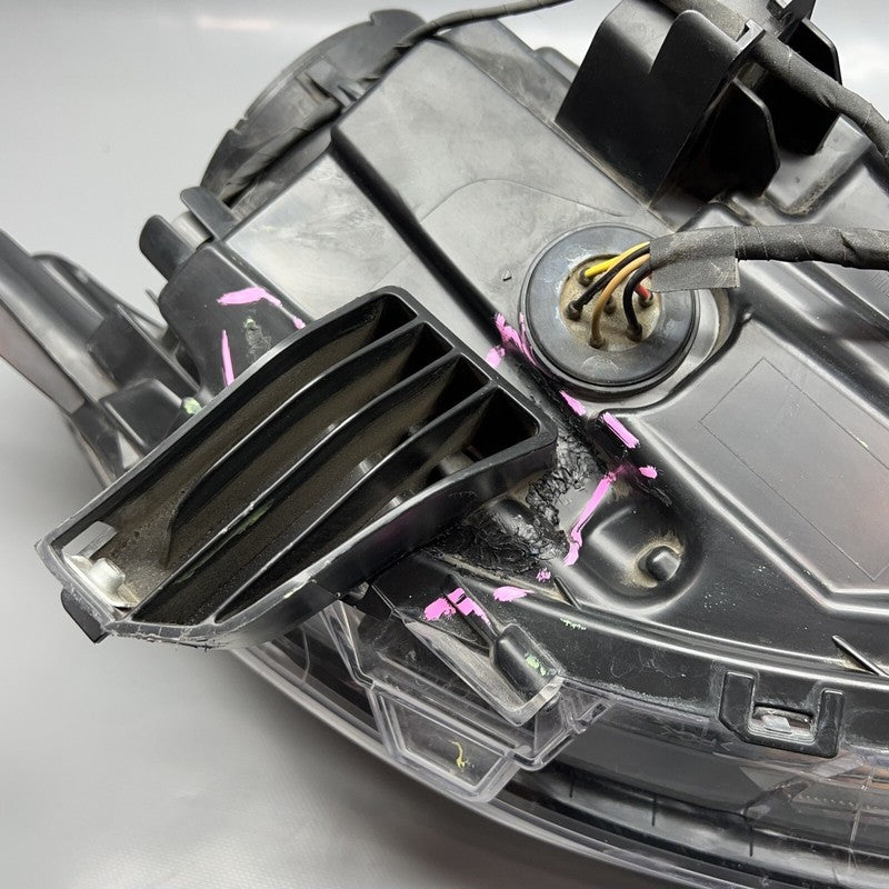 MITSUBISHI OUTLANDER HEADLIGHT LEFT DRIVER 2016 2017 2018 2019 2020 HALOGEN OEM 